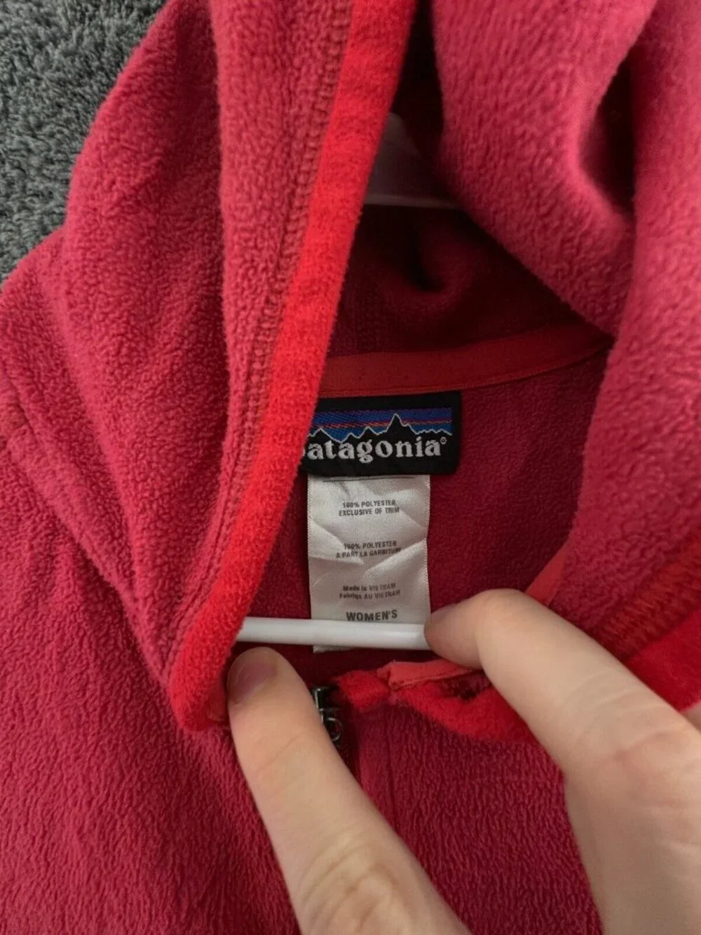 Patagonia Women’s Jacket Adult Fleece Red Hooded Small Full Zip W/ Logo, Pockets